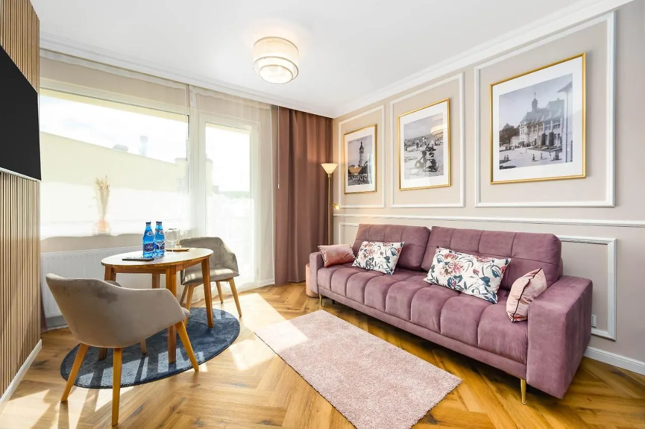 Pink Flower By Oneapartments Sopot